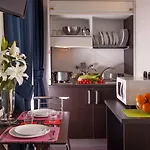 בית הארחה Residenza Doro- 24x7 Check-in רומא