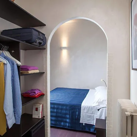Residenza Doro- 24x7 Check-in 2* Róma