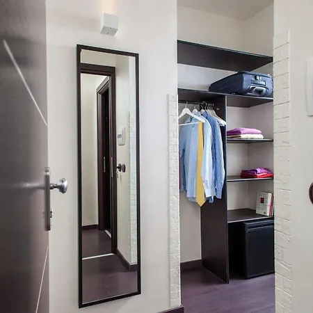 Gasthuis Residenza Doro- 24x7 Check-in Rome